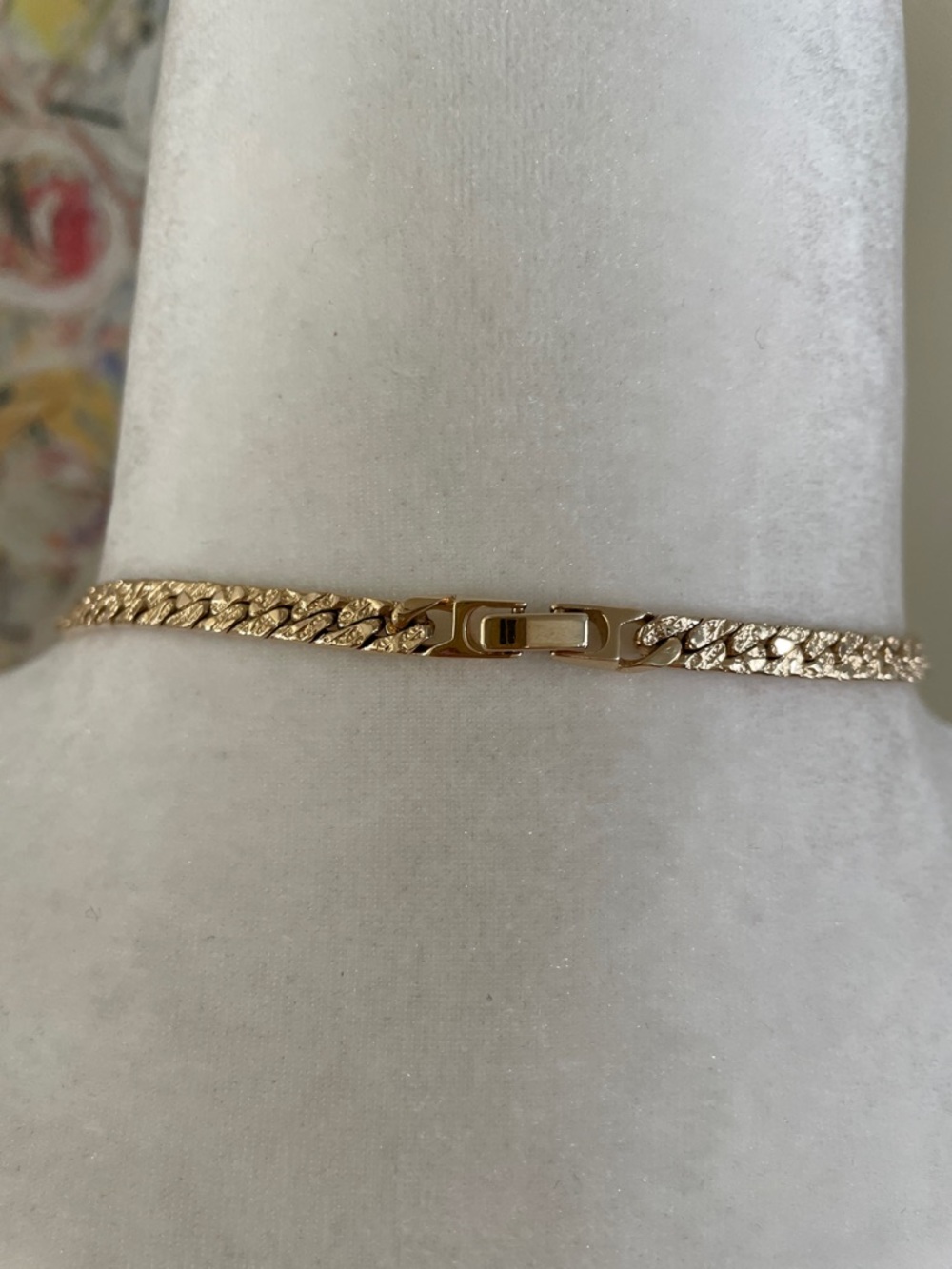 TEXTURED GOLD TONE FLAT CURB LINK CHAIN NECKLACE Vintage Style - Picture 7 of 9